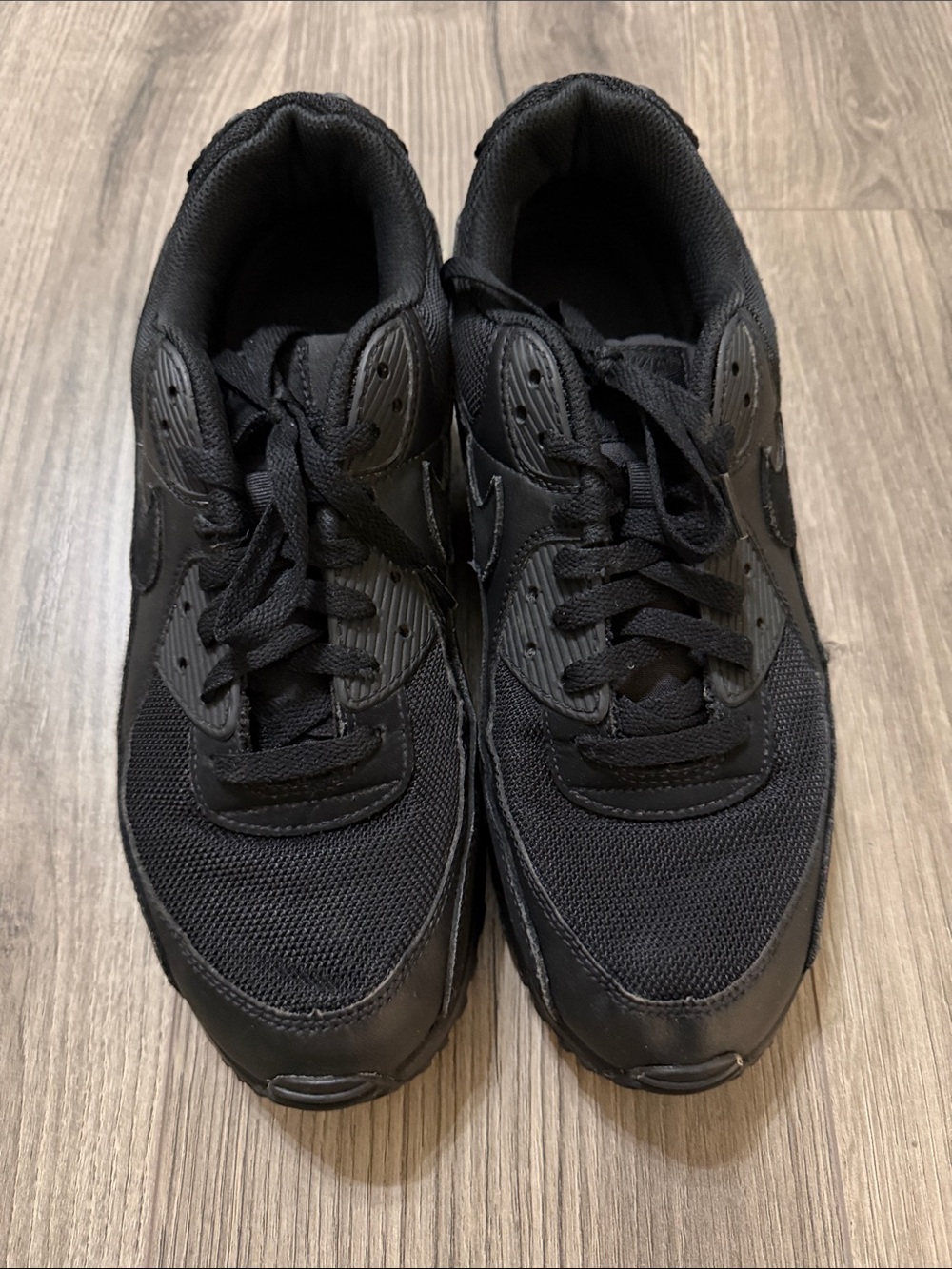 Nike Black Athletic Sneakers - Cushioned Everyday Performance